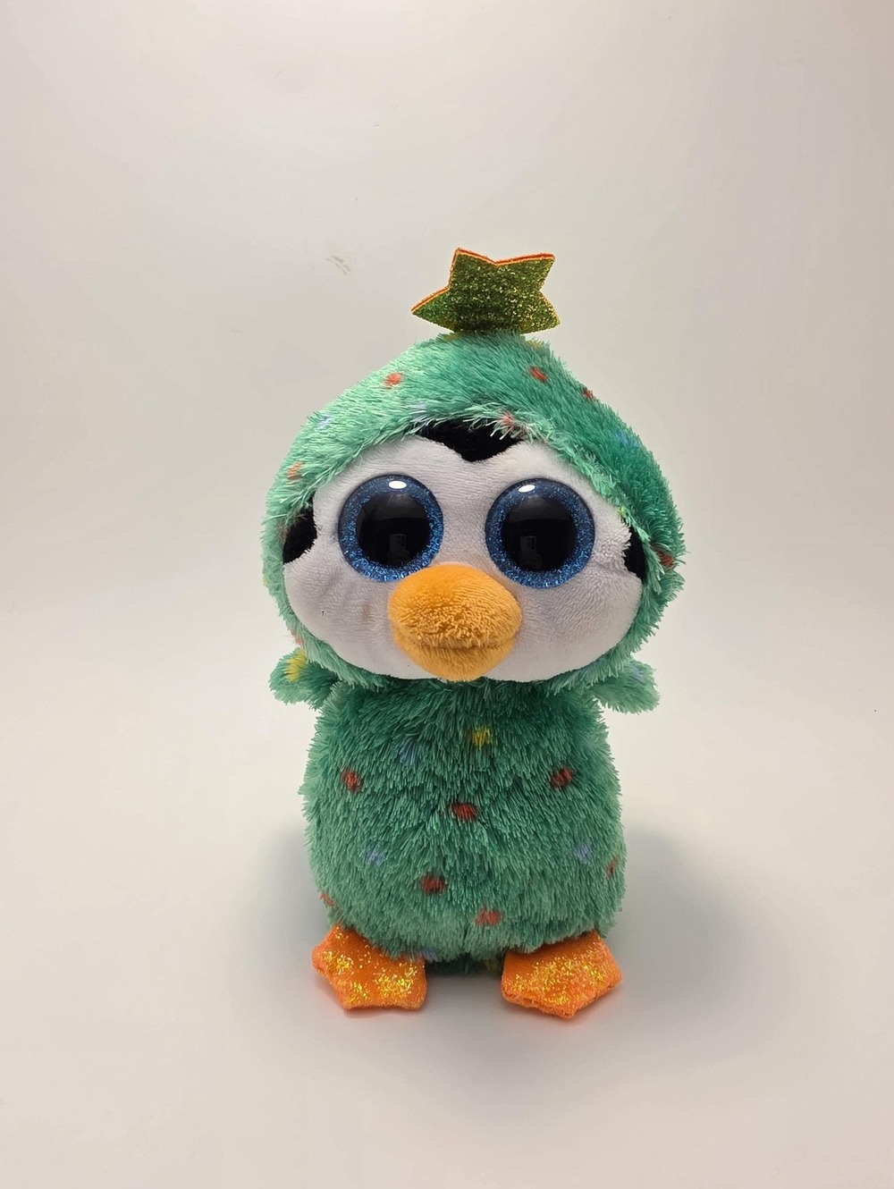 Ty Beanie Boo “Noel” the Holiday Penguin - No Tags (6 inch)